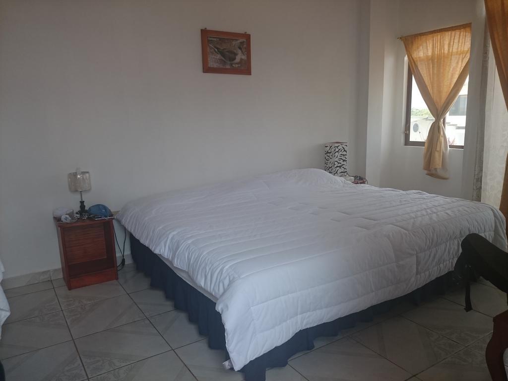 Galapagos Best Hostel Puerto Ayora Szoba fotó