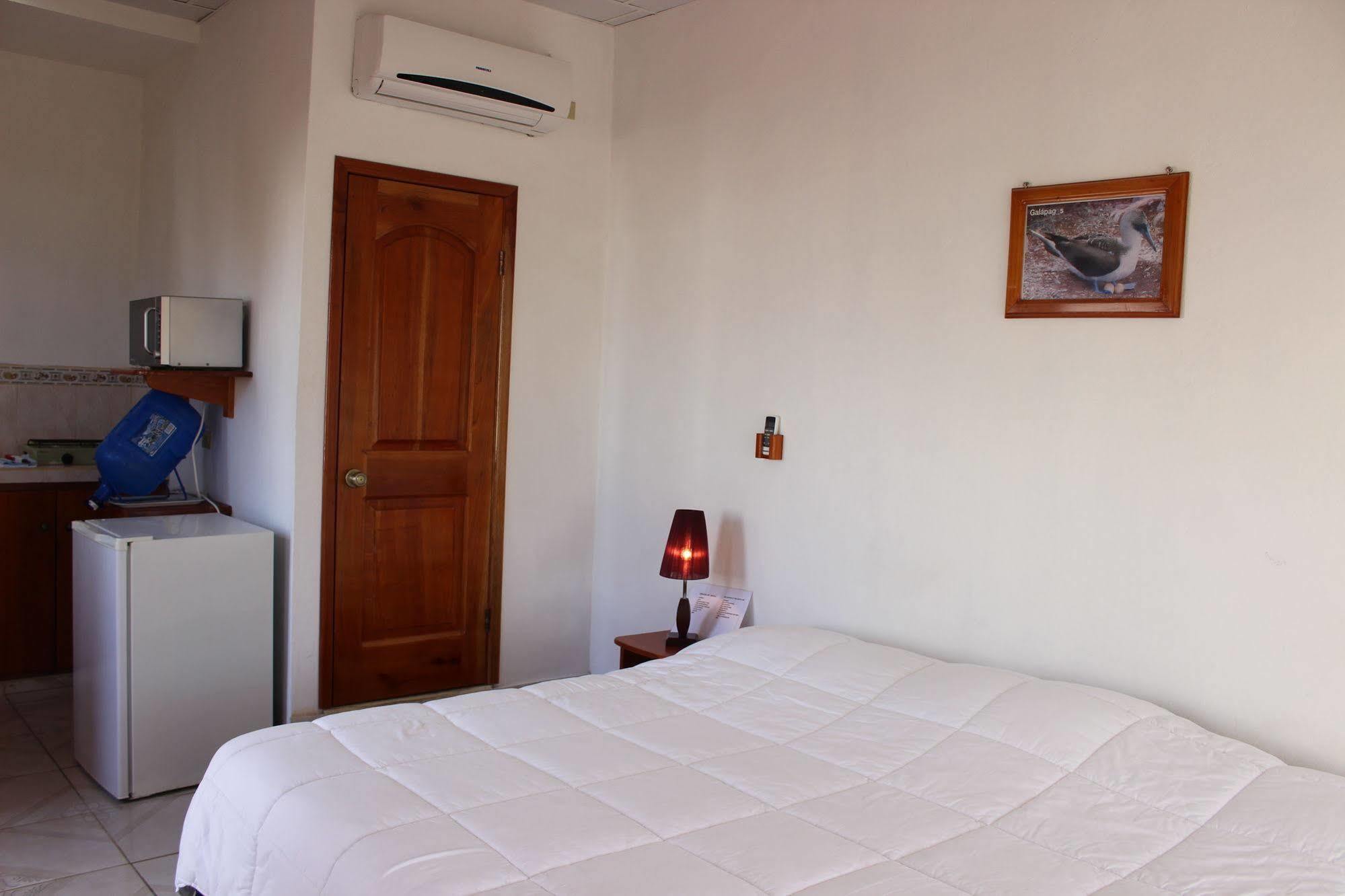 Galapagos Best Hostel Puerto Ayora Kültér fotó