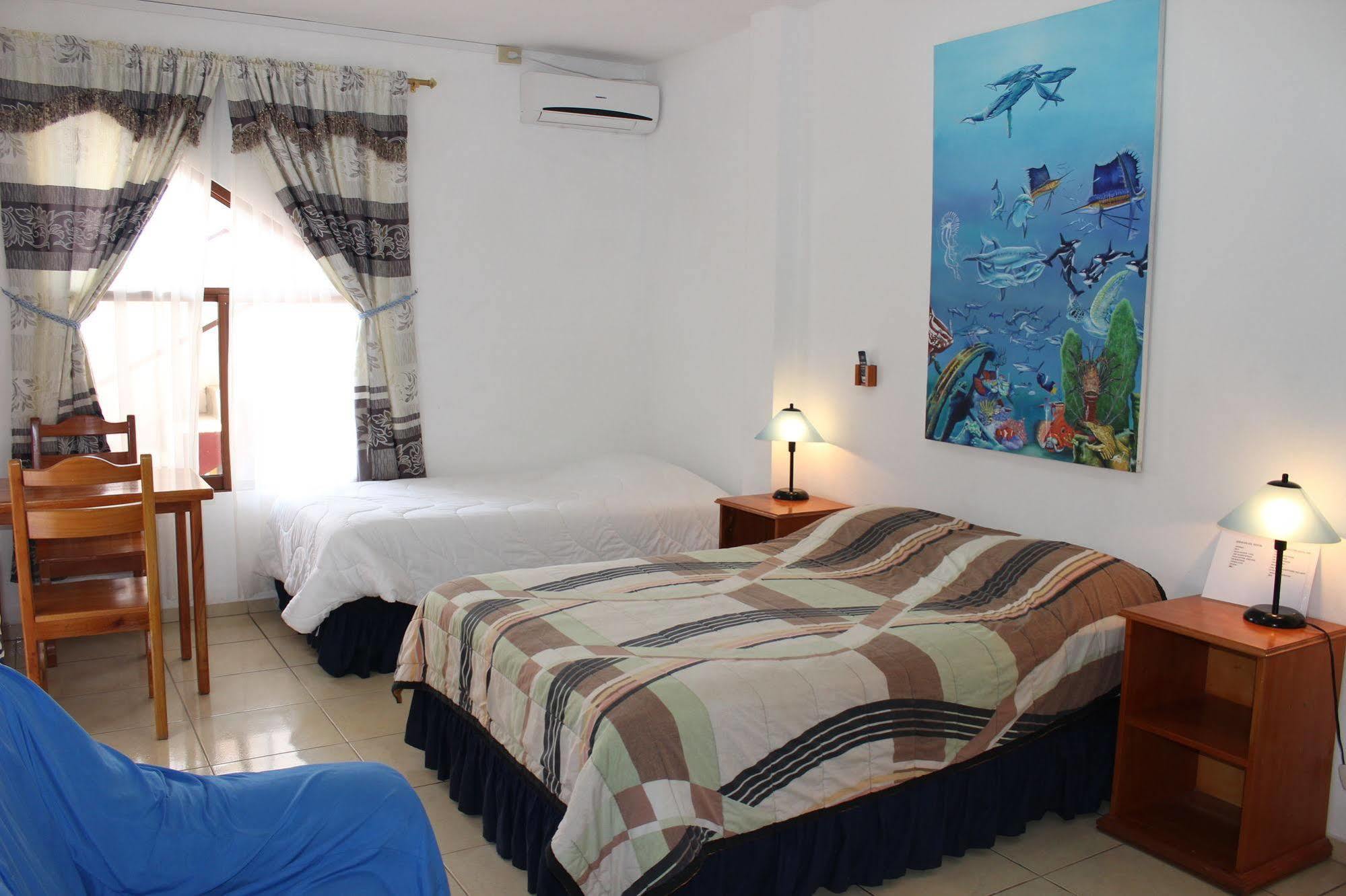 Galapagos Best Hostel Puerto Ayora Kültér fotó